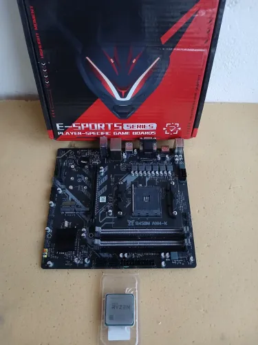 Kit Placa mãe B450 com 4 slot de memórias + Ryzen 2600