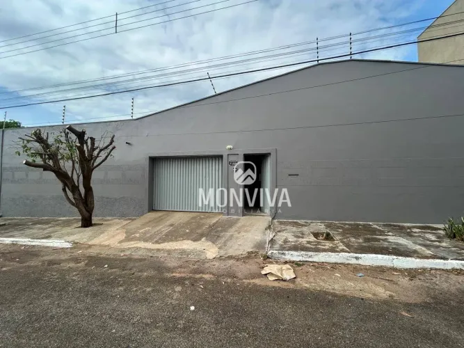 Casa com 3 dormitórios à venda, 180 m² por R$ 380.000,00 - Jardim Brasilia - Porto Naciona