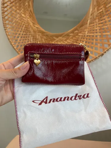 Carteira Mini Anandra - vinho verniz