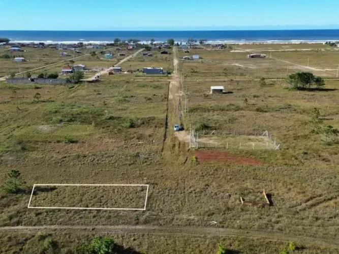 Terreno de Esquina em Balneário Gaivota - Bairro Sumaré
