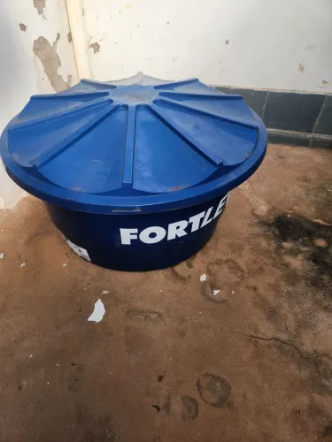 Vendo 2 caixa d'água (semi nova)