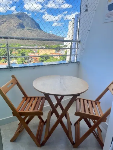 Conjunto mesa e 6 cadeiras dobráveis