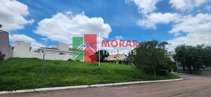 TERRENO DE ESQUINA À VENDA NO VILLAGE O CAPRICHO EM LOUVEIRA | 451m² | PROJETO APROVADO