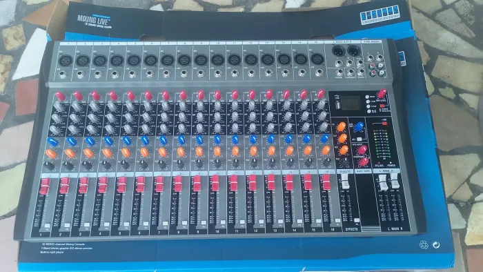 Mesa de som 16 canais Profissional, Interface, Bluetooth, USB ( Nova na caixa )