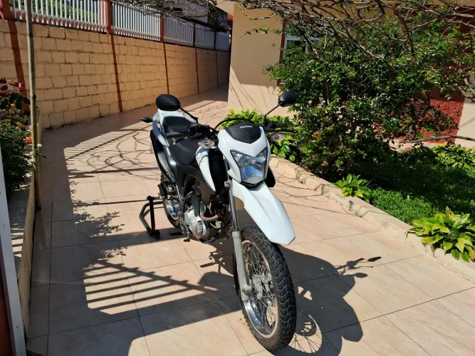 Bros 160 impecável