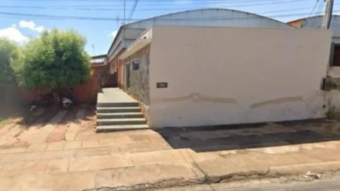 Leilão - Comercial - De R$1.050.000,00 Por R$525.000,00