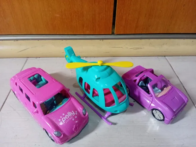 Conjunto automóveis Polly