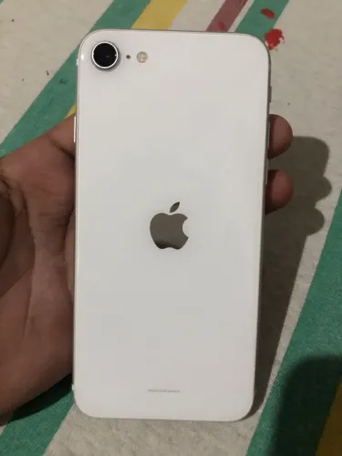 iPhone SE 3? geração sem nenhum defeito, bateria 70 a 80%