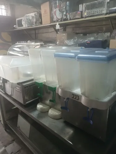 Refresqueiras. Balanças e cortador de frios 