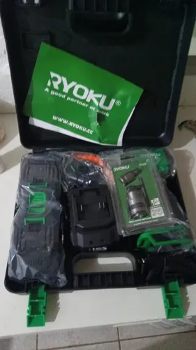 chave de impacto e furadeira sem escova ryoku 21v ( nova lacrada)