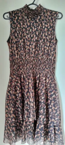 Vestido curto em chifon