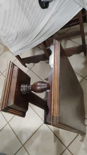 Mesa de centro em madeira 