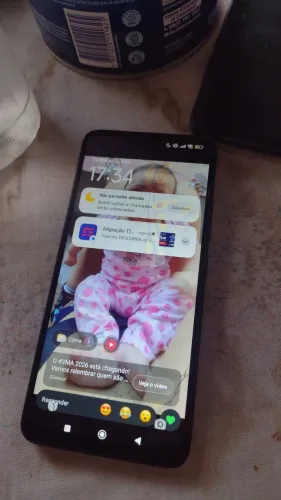Vendo celular com tela trincada, câmera traseira não funciona!