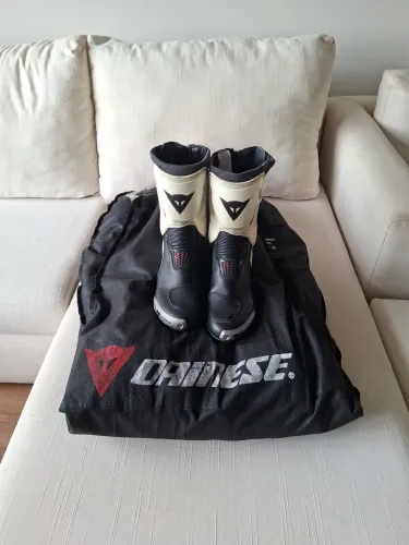 Macacão Dainese 60 + Bota 40 série Ducati Corse
