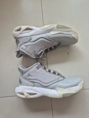 JORDAN NIKE 