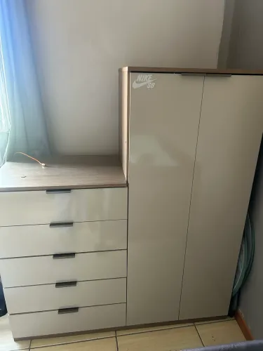 Cômoda com sapateira