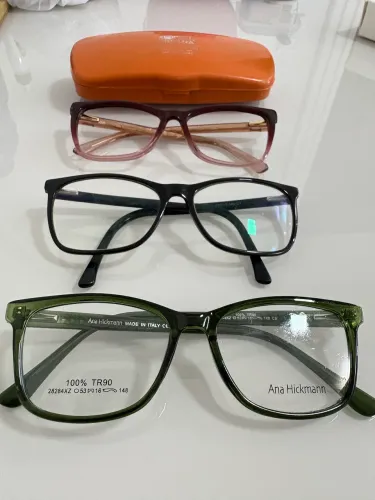 Vendo três armações de oculos 