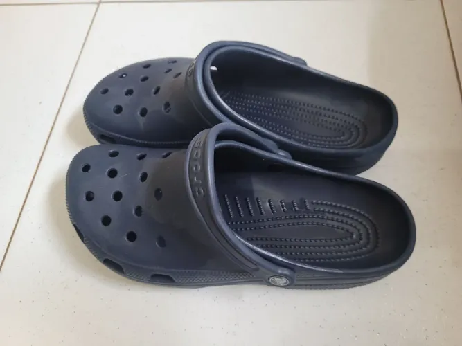 Crocs original tamanho 41.