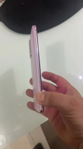 Samsumg s20 fe 128gb todo lacrado nunca mechido 100% estado de novo comprado na loja