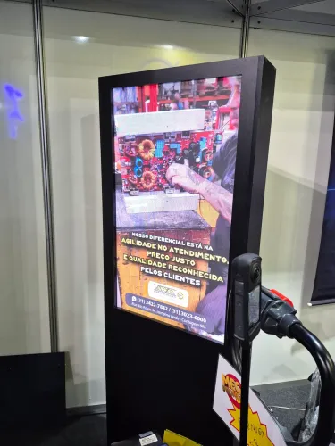 Totem publicitário 42 polegadas *renda extra*.