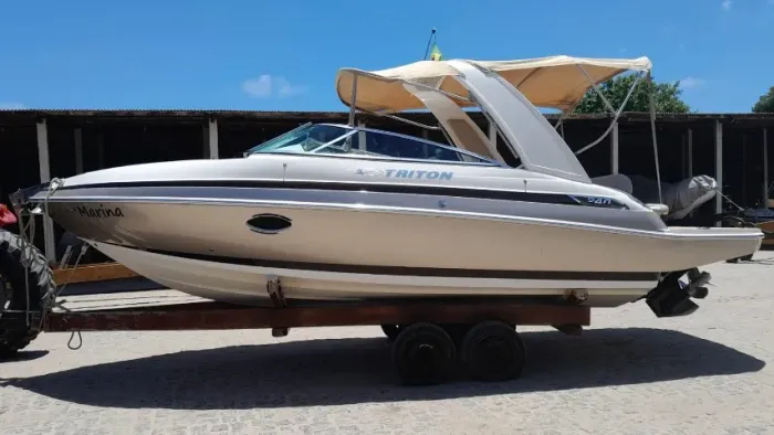 Lancha Triton 240 