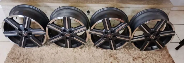 Rodas HRV impecáveis