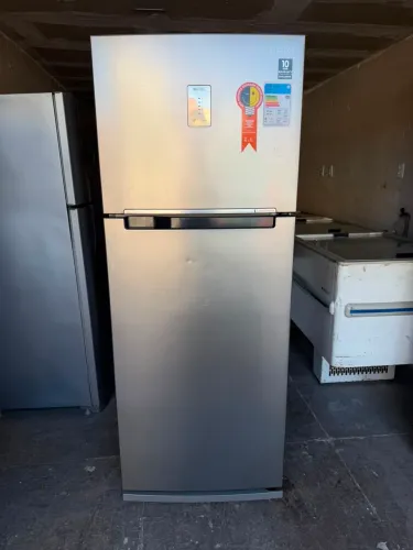 GELADEIRA SAMSUNG INVERTE INOX BEM CONSERVADA