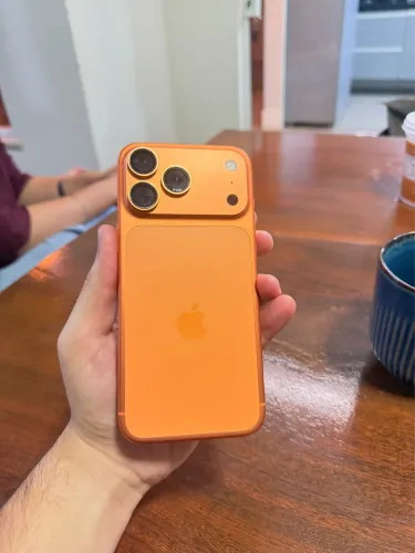 iPhone 17 Pro Max Laranja, 256GB.