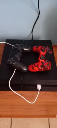 Ps4 Fat completo, 2 controles e com jogos