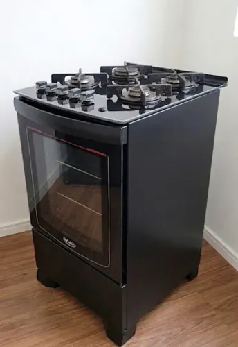 Fogão com mesa de vidro