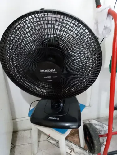 Vendo um ventilador funcionando normalmente 130.00 reais