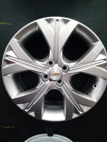 Jogo de Rodas Chevrolet Onix Premier aro 17 4x100 + 195/40R17 Aptany - R$ 4.990,00