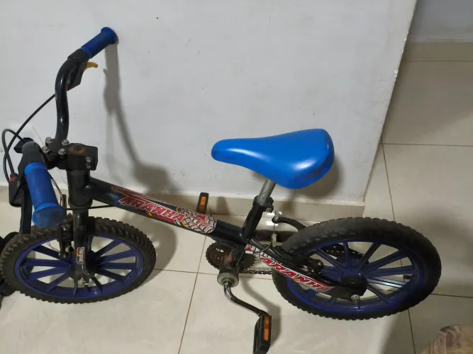 Vendo Bicicleta em Ótimo estado de conservação.