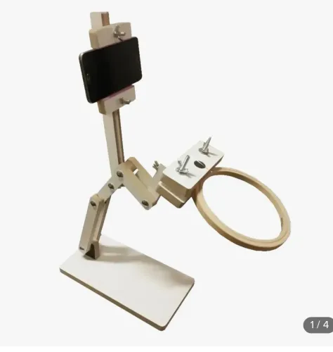 Suporte articulado para bastidor bordado.
