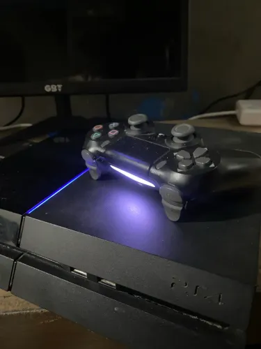 PlayStation 4 500gb c/ 1 controle