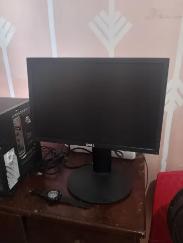 Monitor Dell vga para retirada de peças ou conserto 