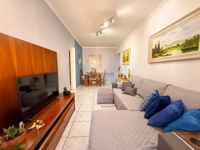 Apartamento à venda na Guilhermina em Praia Grande com 2 quartos, 1 suíte e 85m²