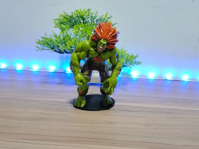 BONECO BLANKA STRET FIGHTER COLECIONAVEL EM RESINA