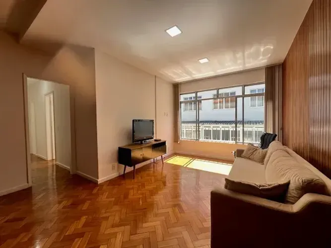 Imóvel para aluguel possui 80 metros quadrados com 2 quartos em Alto - Teresópolis - RJ