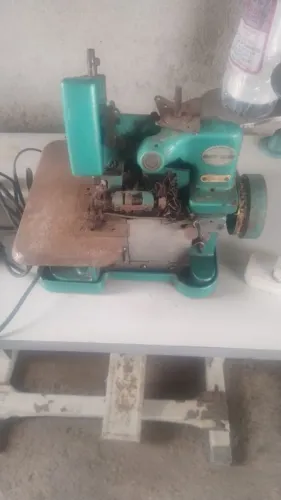 Máquina de costura eveloque 
