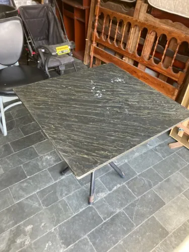 Mesa de Ardósia sem cadeiras (Leia o Anúncio)