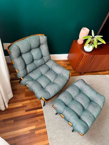 Poltrona Costela Slim com Puff - Bouclé Verde - Abra Casa