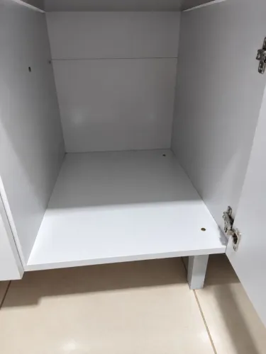 Vendo balcão de cozinha usado com marcas de uso.
