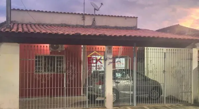 Casa com 3 dormitórios à venda, 121 m² por R$ 445.000 - Vila Mariana - Aparecida/SP