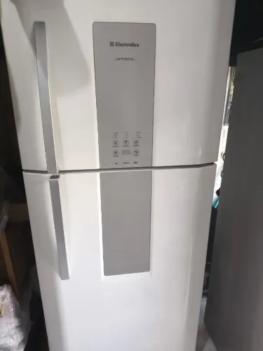 Geladeira Electrolux infinity DF80 Frost Free duplex 553 LT painel eletrônico