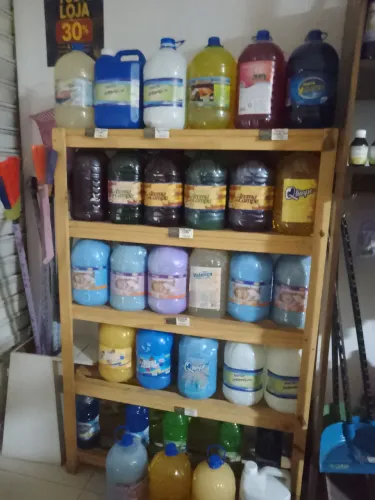 Vendo estante organizadora , semi-nova,em madeira rústica