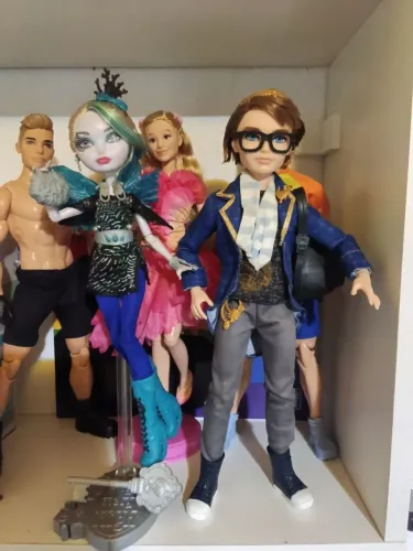 Lote ever after high Dexter e feybelle