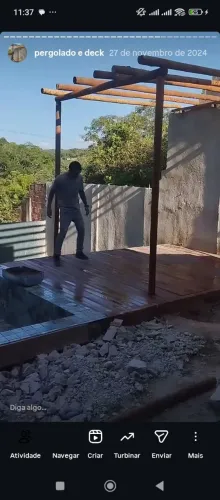 Deck e pergolado e outros móveis e estruturas de madeira sob medida