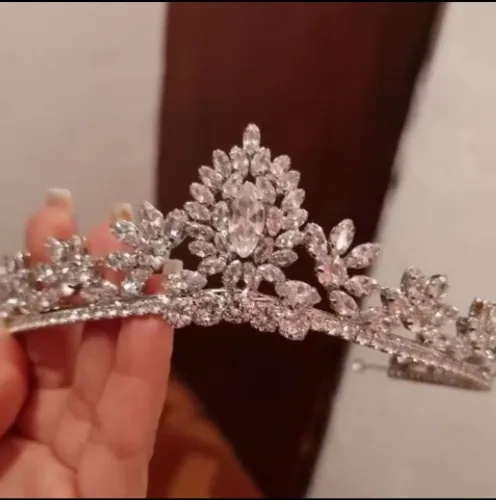 Coroa / Tiara em Zircônia para noiva e debutante