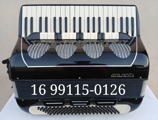 Acordeon Sanfona Galanti de 120 baixos *
